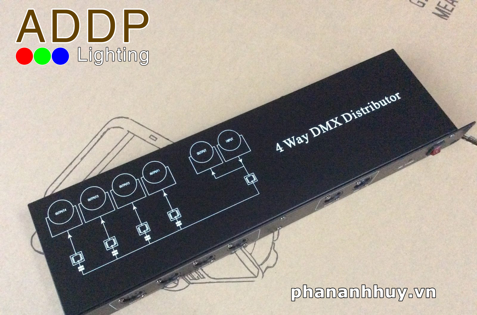 Bảo vệ hệ thống ánh sáng với bộ nâng 4 cổng Distribution Splitter