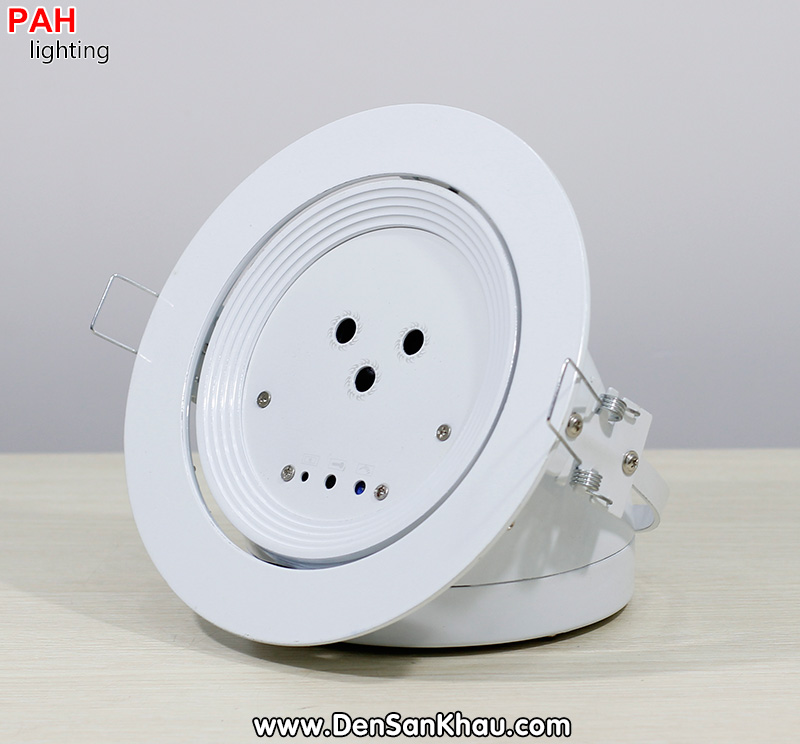 Đèn laser trang trí phòng karaoke âm trần 3 mắt chiếu hình RGB