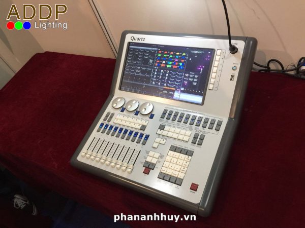Bàn điều khiển ánh sáng Avolite Titan chuyên nghiệp