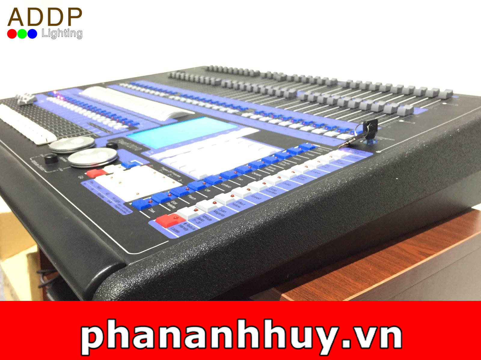 Bàn Điều Khiển Ánh Sáng Chuyên Nghiệp Pearl 2010