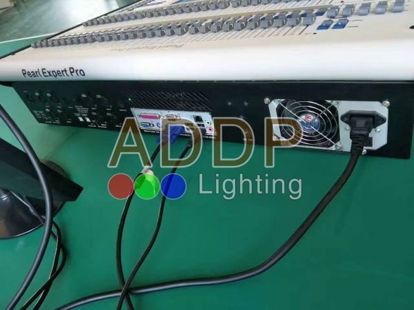 Bàn Điều Khiển Ánh Sáng DMX Pearl Exprert Pro Titan 10.0
