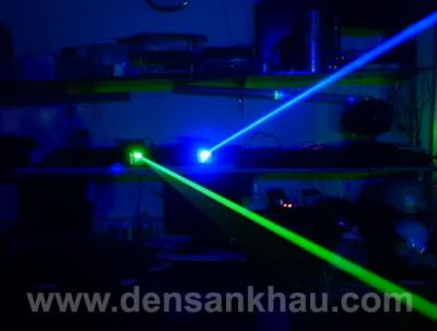 Đèn laser beam quét 1 tia cho Bar - Vũ trường 3